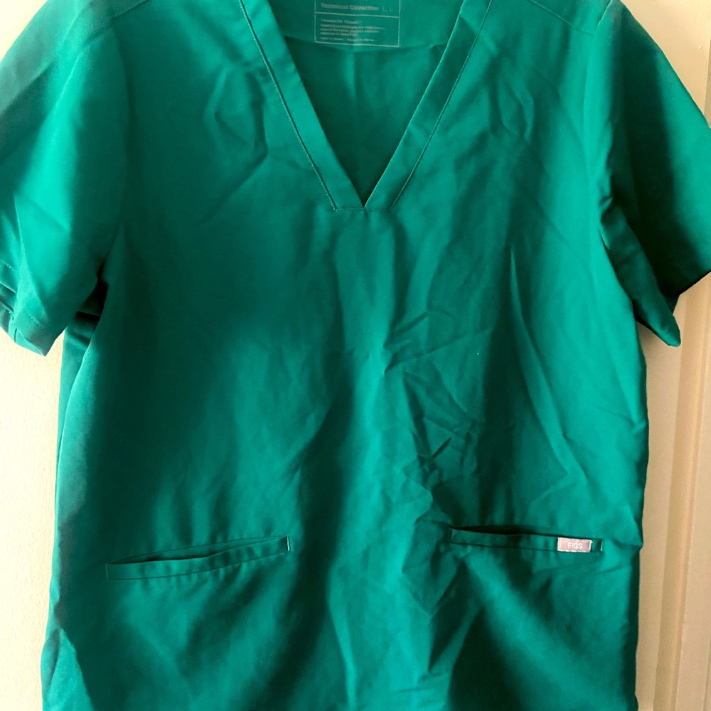 FIGS Hunter green scrub top size large